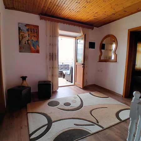 Guest House Ejona Gjirokastra Kültér fotó