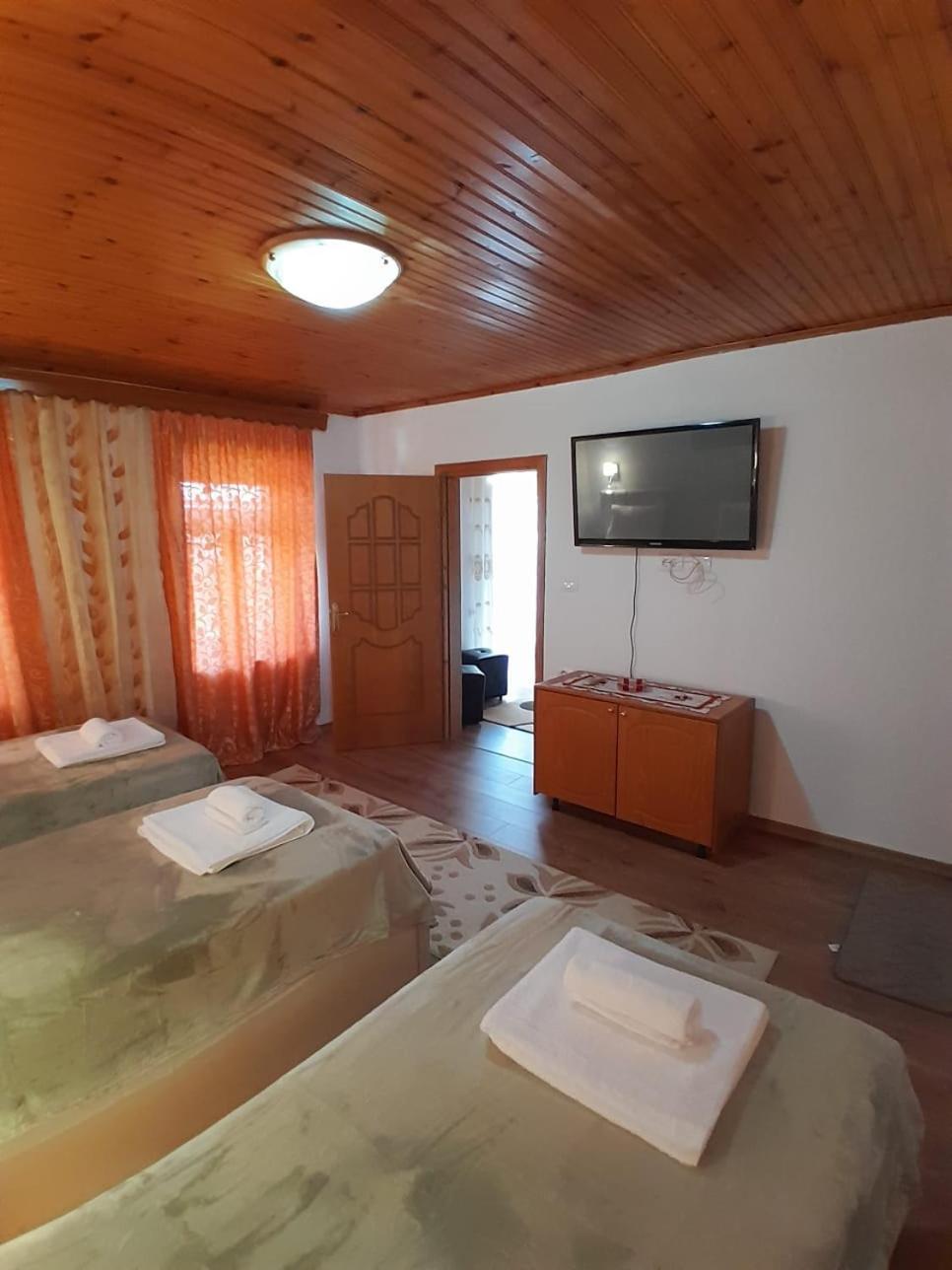 Guest House Ejona Gjirokastra Kültér fotó