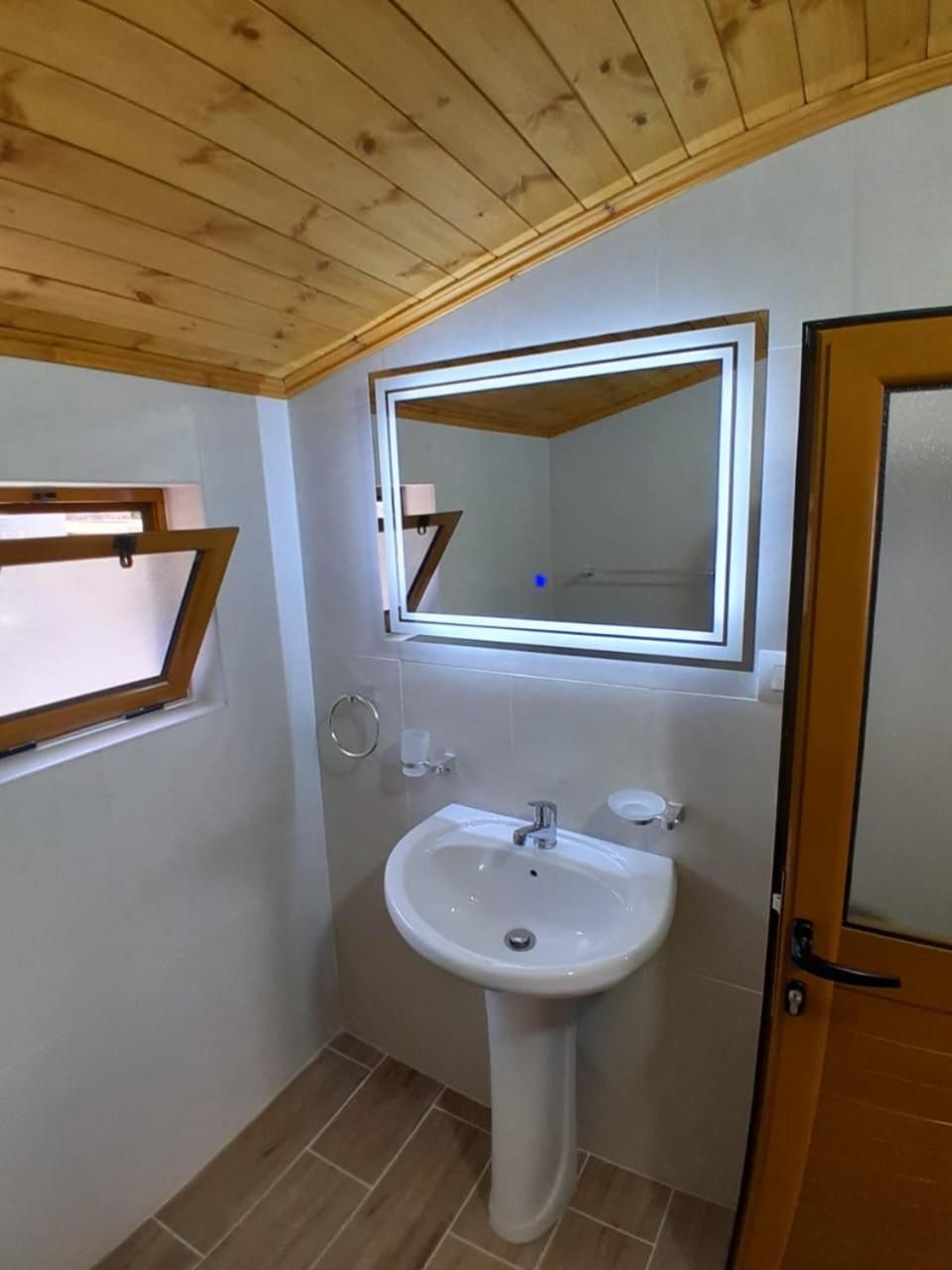 Guest House Ejona Gjirokastra Kültér fotó