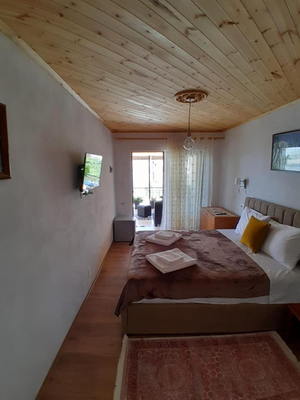 Guest House Ejona Gjirokastra Kültér fotó