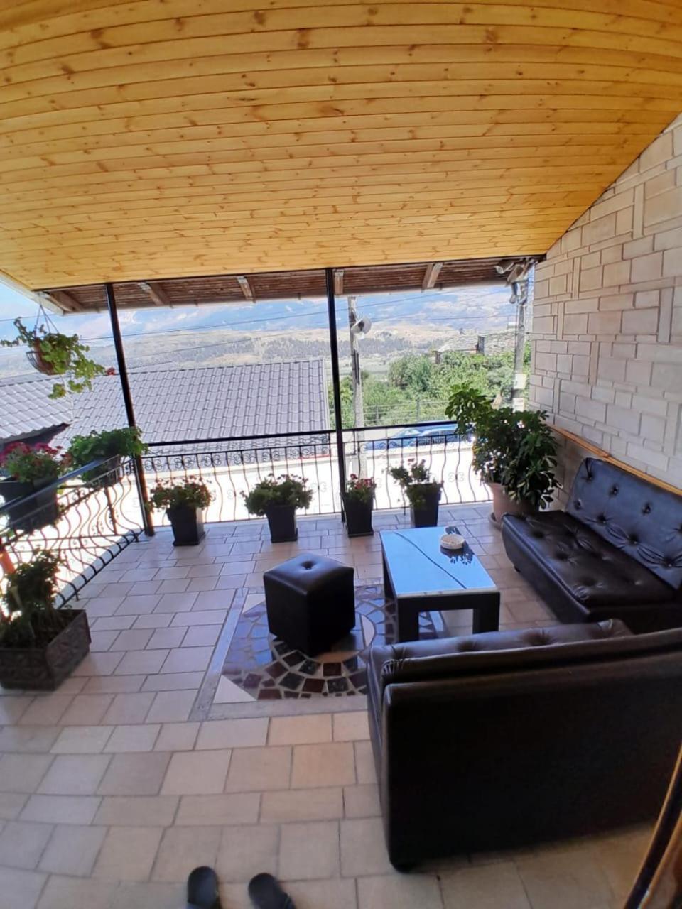 Guest House Ejona Gjirokastra Kültér fotó