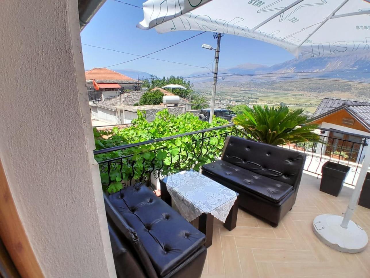 Guest House Ejona Gjirokastra Kültér fotó
