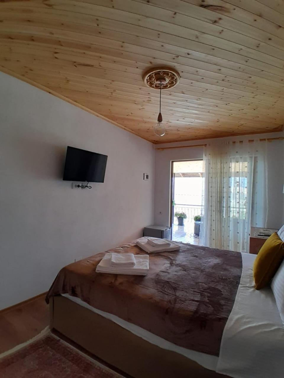 Guest House Ejona Gjirokastra Kültér fotó