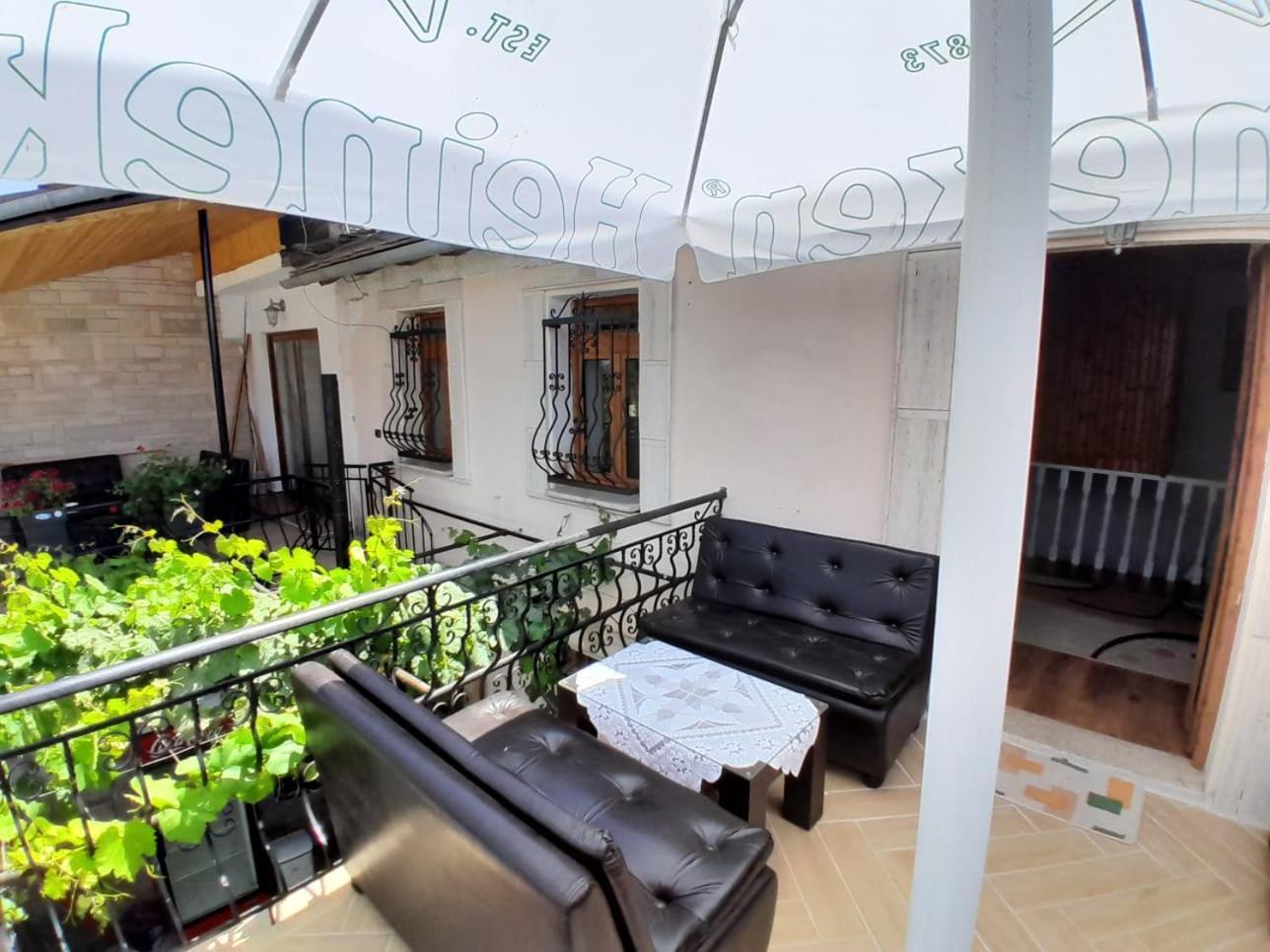 Guest House Ejona Gjirokastra Kültér fotó