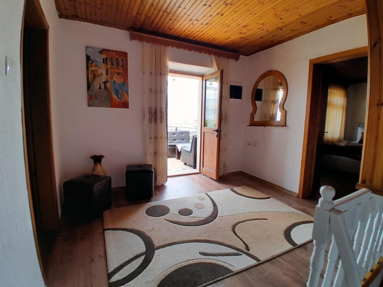 Guest House Ejona Gjirokastra Kültér fotó