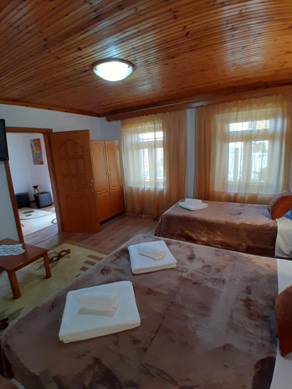 Guest House Ejona Gjirokastra Kültér fotó